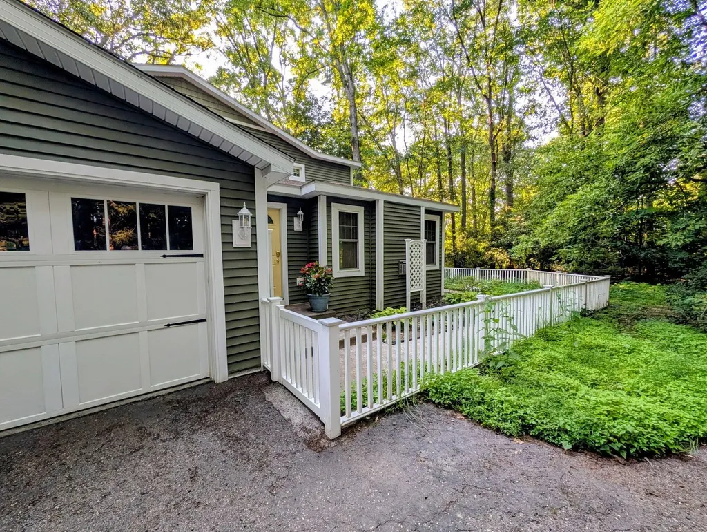 800 W Willis Road York Charter Township MI 48176