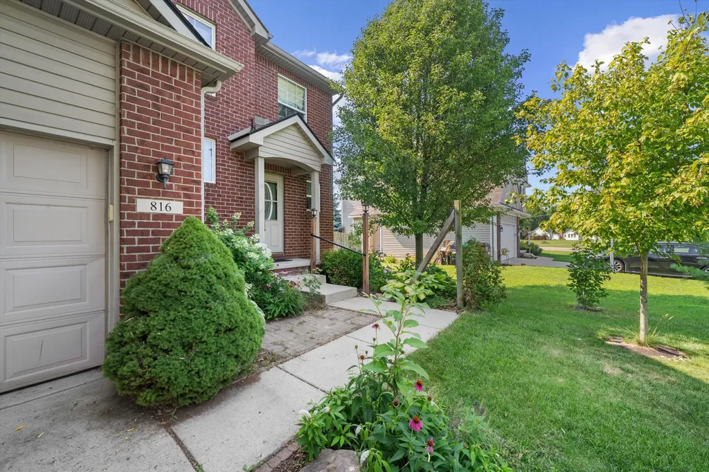 816 King Fisher Street Milan City MI 48160