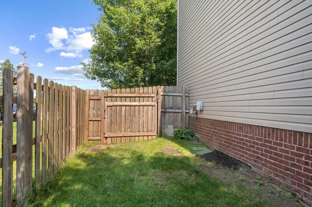 816 King Fisher Street Milan City MI 48160