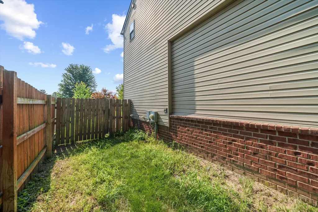 816 King Fisher Street Milan City MI 48160