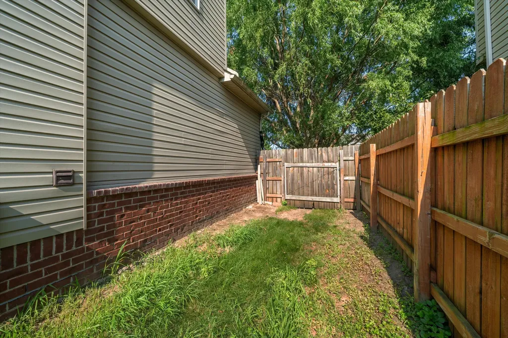 816 King Fisher Street Milan City MI 48160