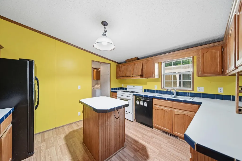 510 Missouri River Court Adrian City MI 49221