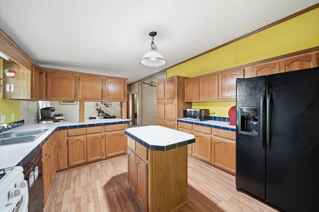 510 Missouri River Court Adrian City MI 49221