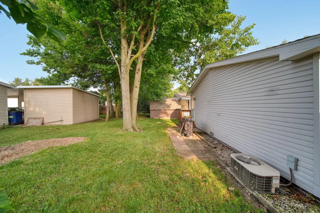 510 Missouri River Court Adrian City MI 49221