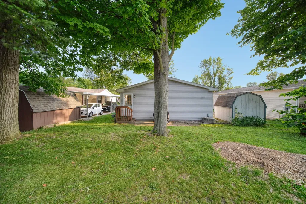510 Missouri River Court Adrian City MI 49221