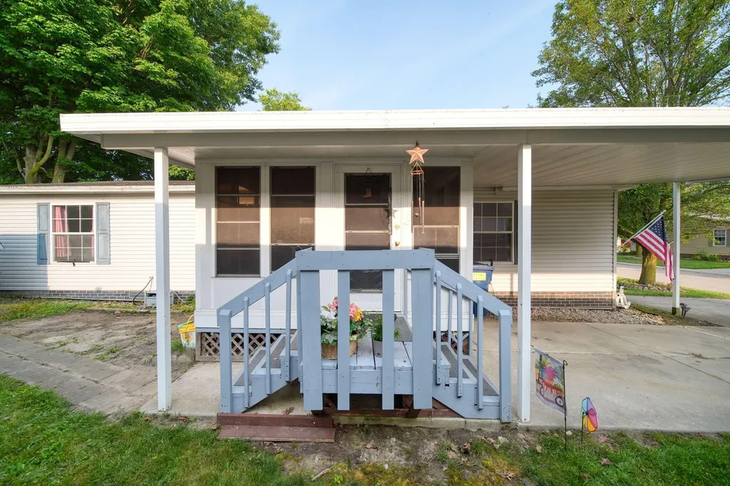 510 Missouri River Court Adrian City MI 49221