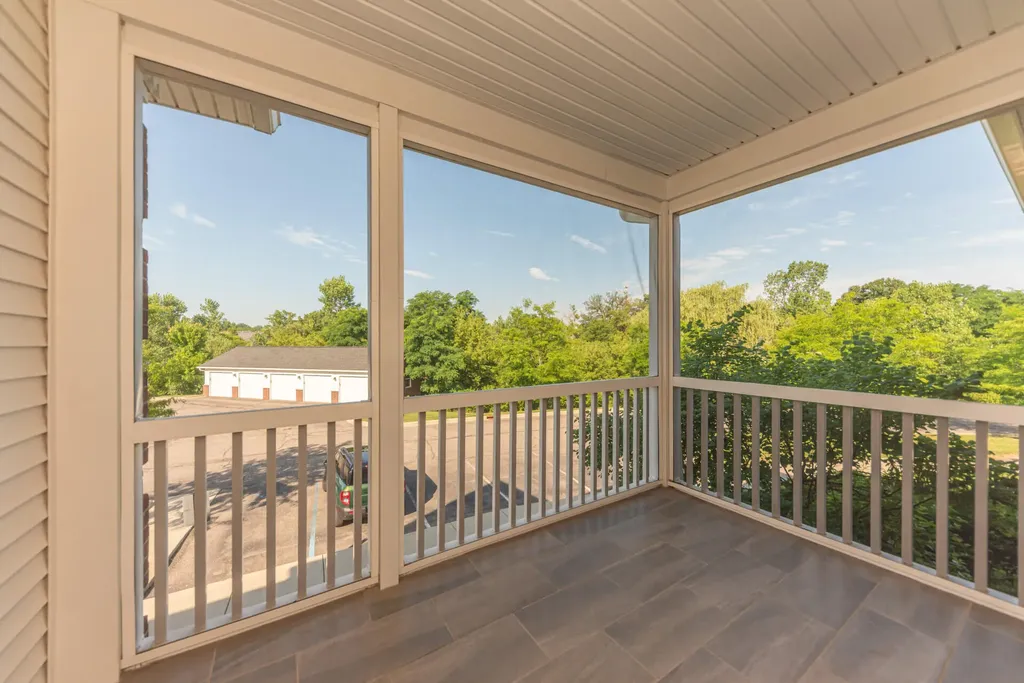 1042 W Summerfield Glen Circle Scio Township MI 48103