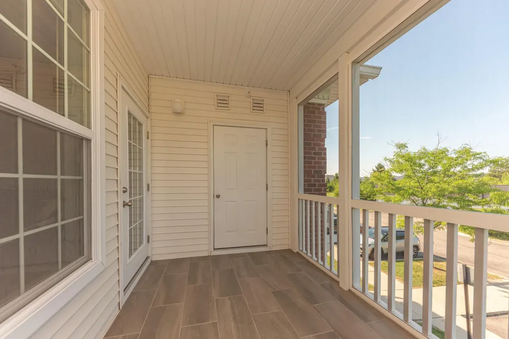 1042 W Summerfield Glen Circle Scio Township MI 48103