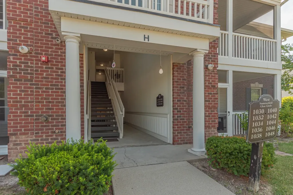 1042 W Summerfield Glen Circle Scio Township MI 48103