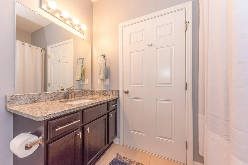 1042 W Summerfield Glen Circle Scio Township MI 48103