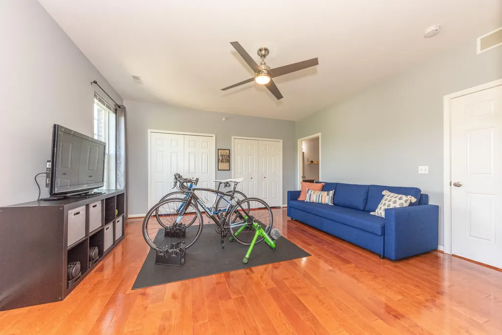 1042 W Summerfield Glen Circle Scio Township MI 48103