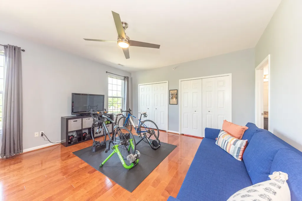 1042 W Summerfield Glen Circle Scio Township MI 48103