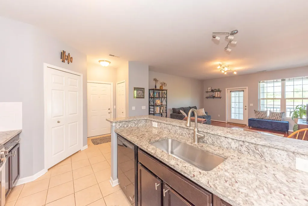 1042 W Summerfield Glen Circle Scio Township MI 48103