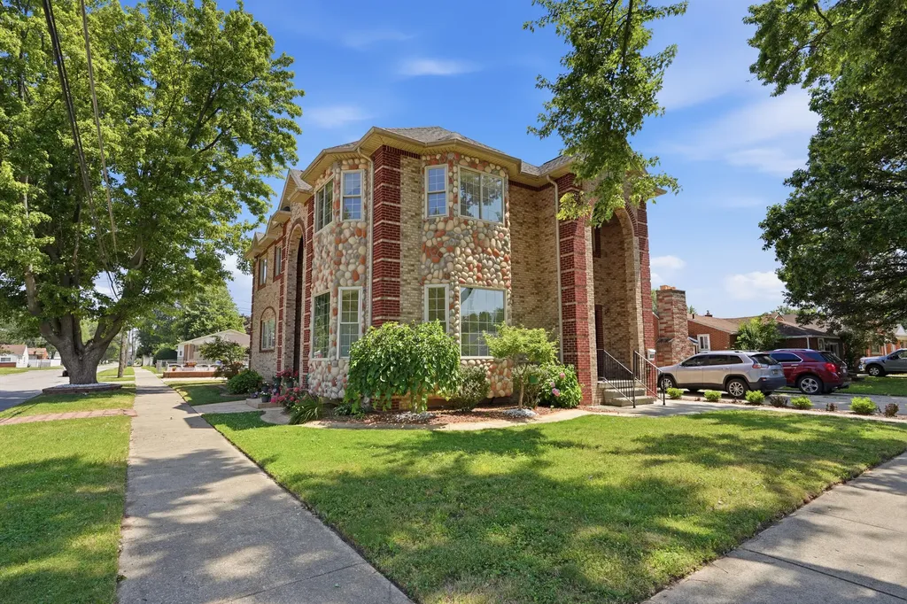 8336 Nightingale Street Dearborn Heights City MI 48127