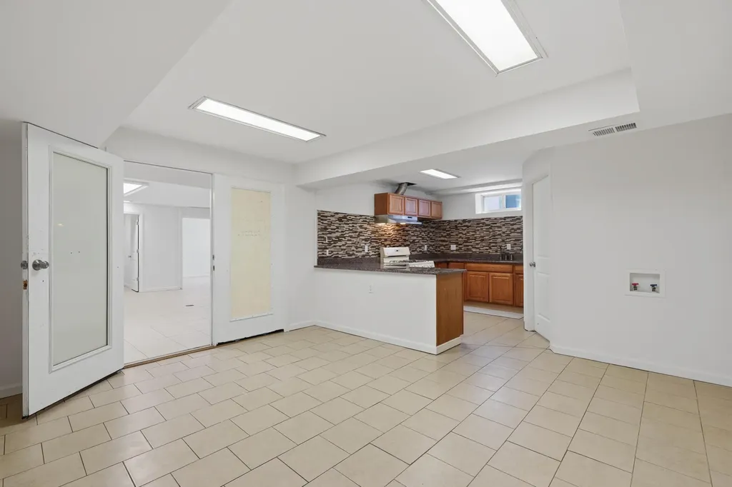 8336 Nightingale Street Dearborn Heights City MI 48127