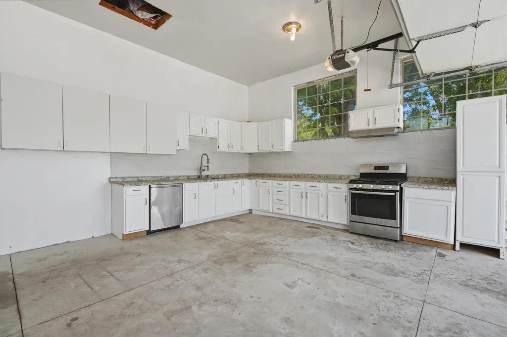 8336 Nightingale Street Dearborn Heights City MI 48127