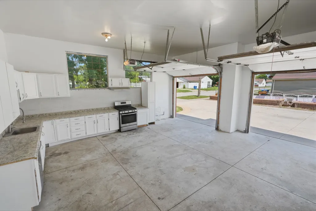 8336 Nightingale Street Dearborn Heights City MI 48127