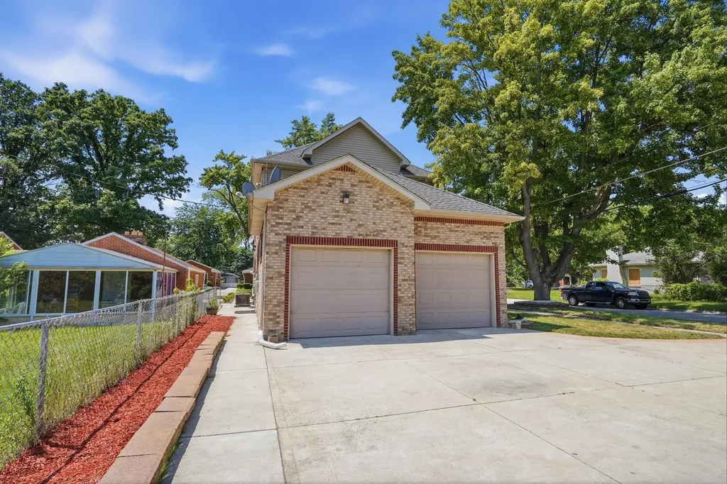 8336 Nightingale Street Dearborn Heights City MI 48127
