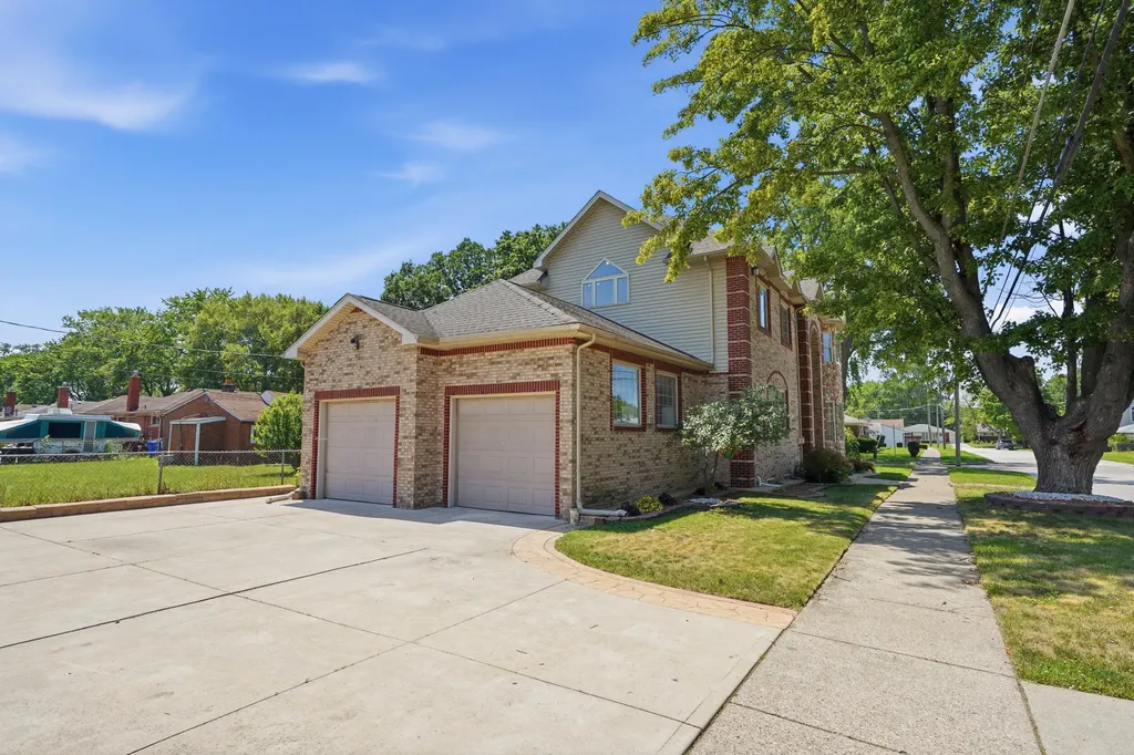 8336 Nightingale Street Dearborn Heights City MI 48127