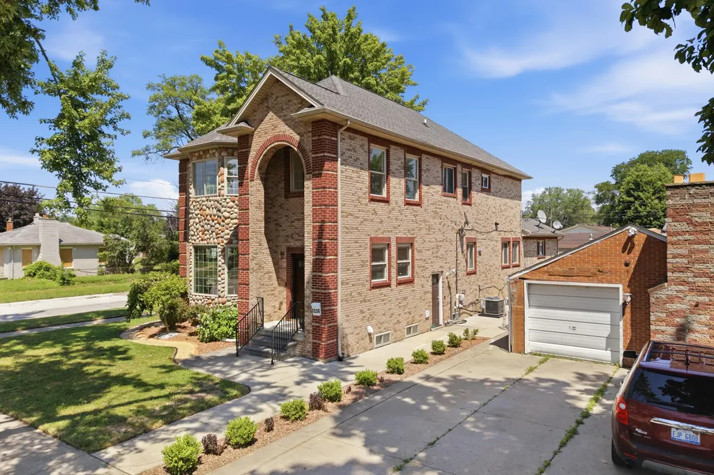 8336 Nightingale Street Dearborn Heights City MI 48127