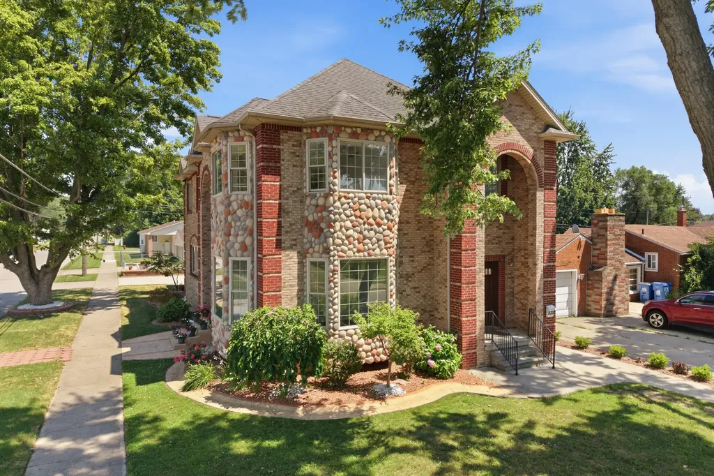 8336 Nightingale Street Dearborn Heights City MI 48127