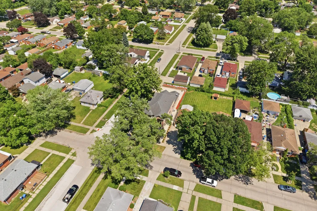 8336 Nightingale Street Dearborn Heights City MI 48127