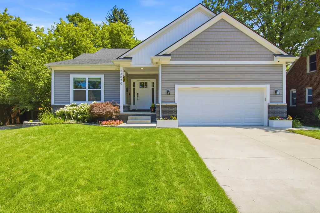 23070 Meadowlark Street Oak Park City MI 48237