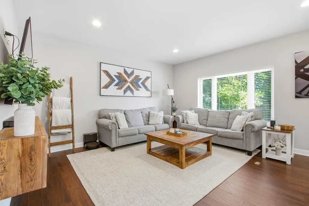 23070 Meadowlark Street Oak Park City MI 48237