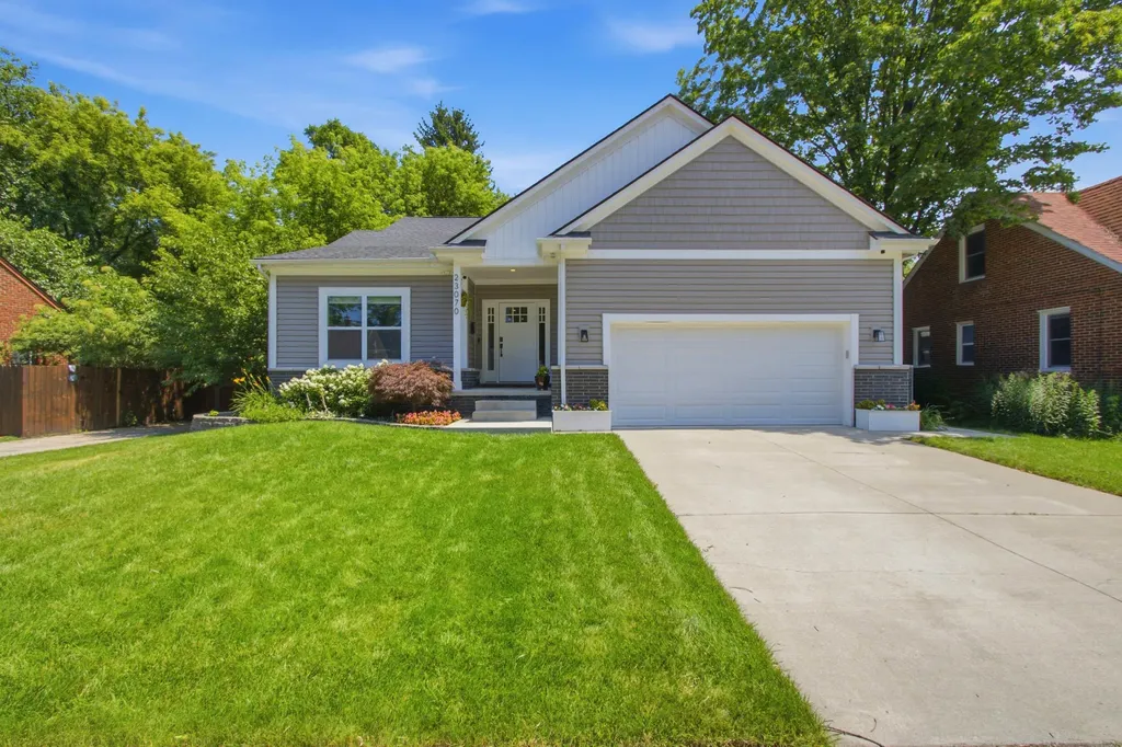 23070 Meadowlark Street Oak Park City MI 48237