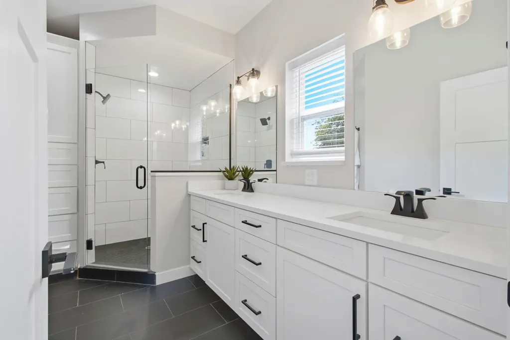 23070 Meadowlark Street Oak Park City MI 48237