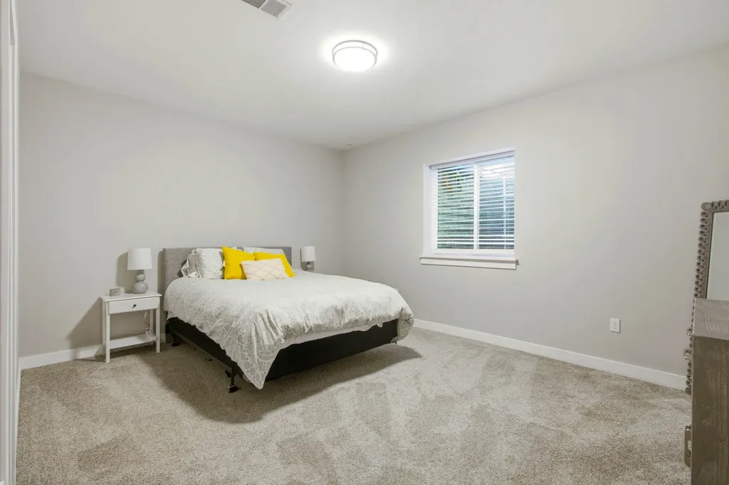 23070 Meadowlark Street Oak Park City MI 48237