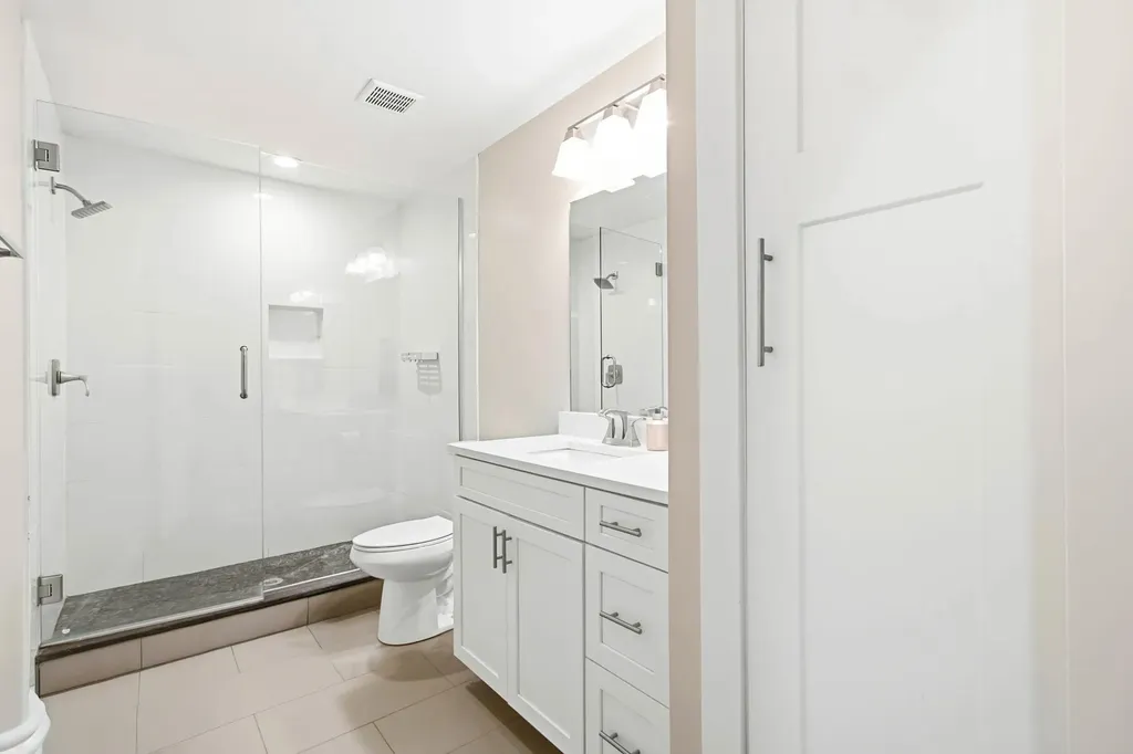 23070 Meadowlark Street Oak Park City MI 48237