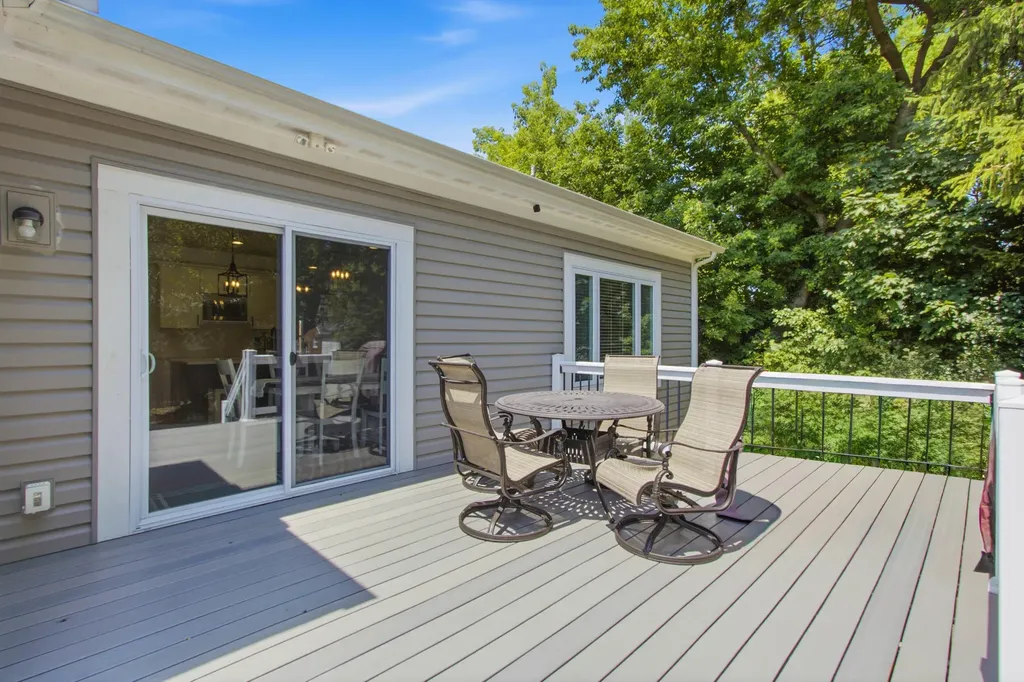 23070 Meadowlark Street Oak Park City MI 48237