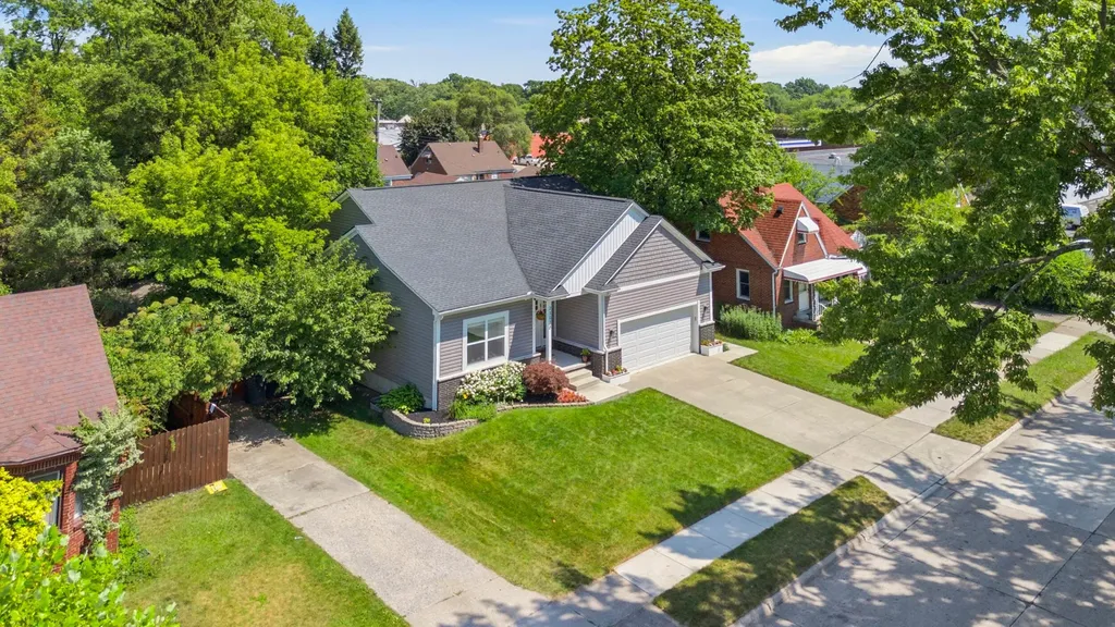 23070 Meadowlark Street Oak Park City MI 48237
