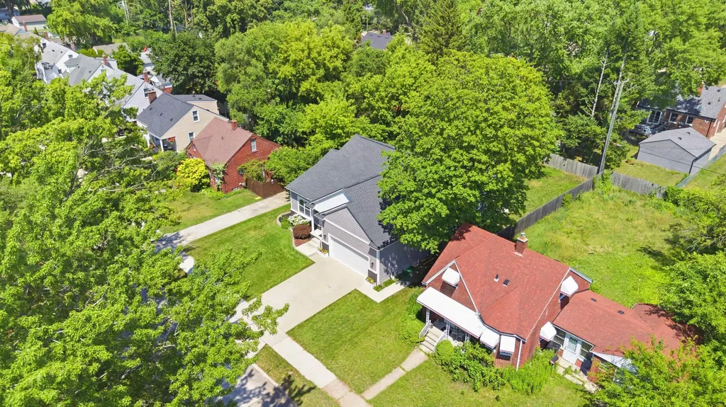 23070 Meadowlark Street Oak Park City MI 48237
