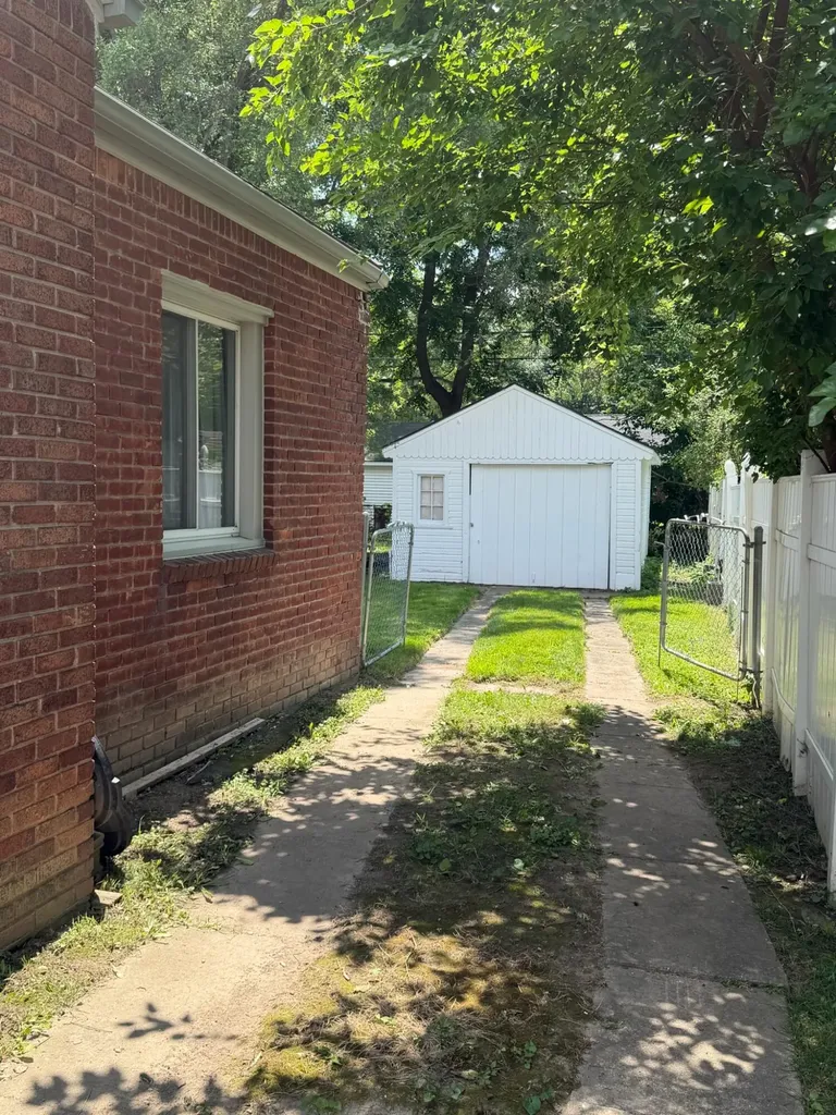 26431 Sunningdale Drive Inkster City MI 48141