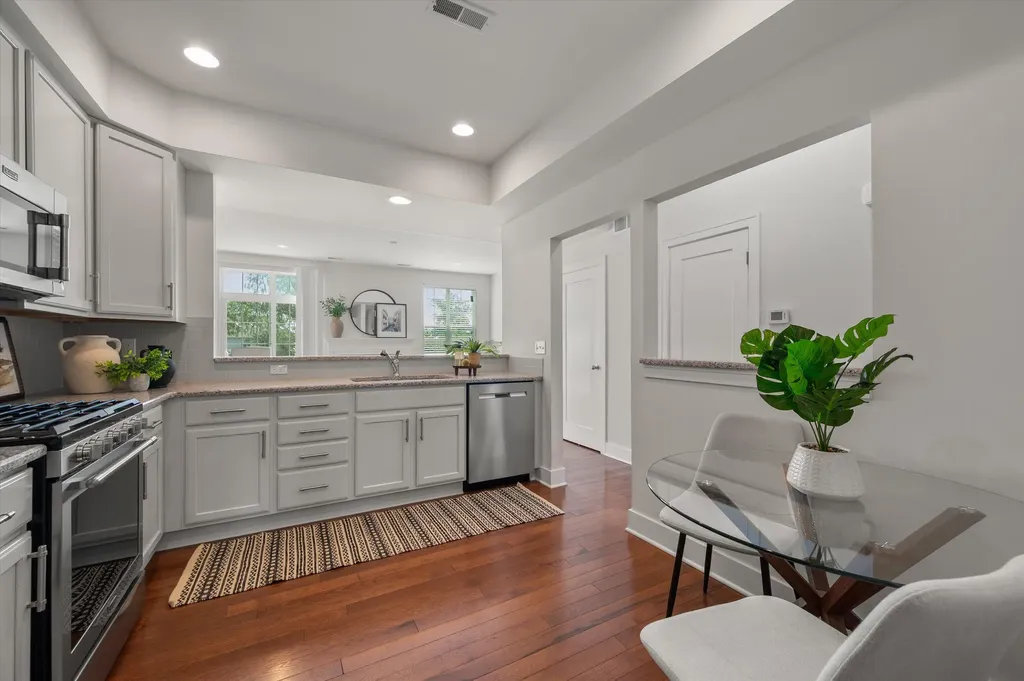 2557 W Towne Street Ann Arbor City MI 48103