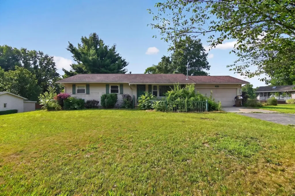 3015 John Glenn Drive Blackman Charter Township MI 49201