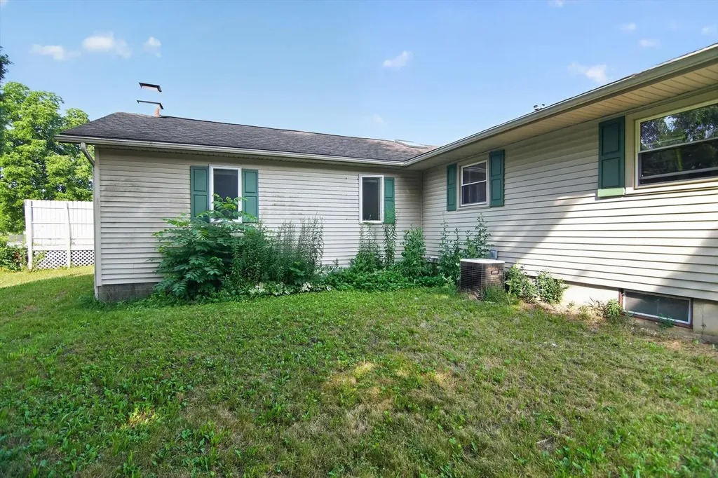 3015 John Glenn Drive Blackman Charter Township MI 49201