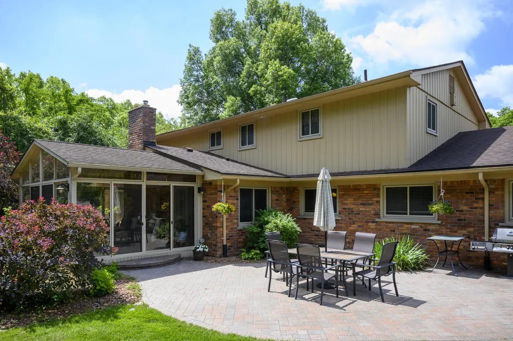28550 Tavistock Trail Southfield City MI 48034