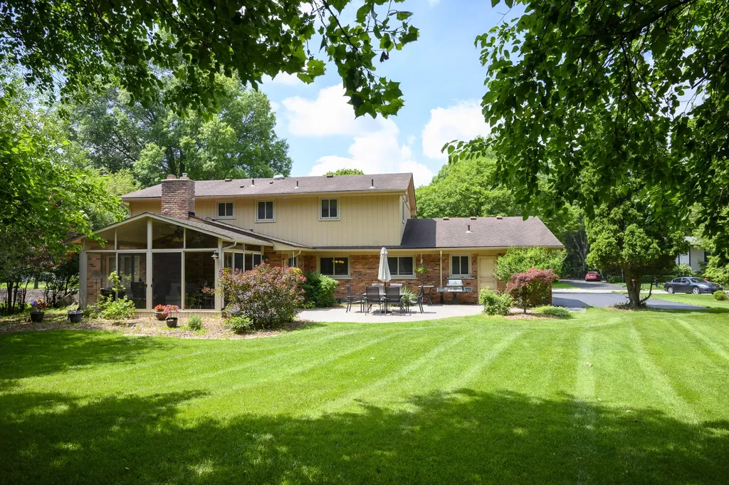 28550 Tavistock Trail Southfield City MI 48034