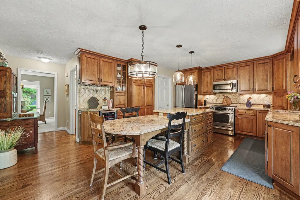 10560 W Splitstone Hamburg Township MI 48169