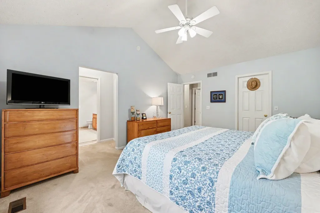 10560 W Splitstone Hamburg Township MI 48169