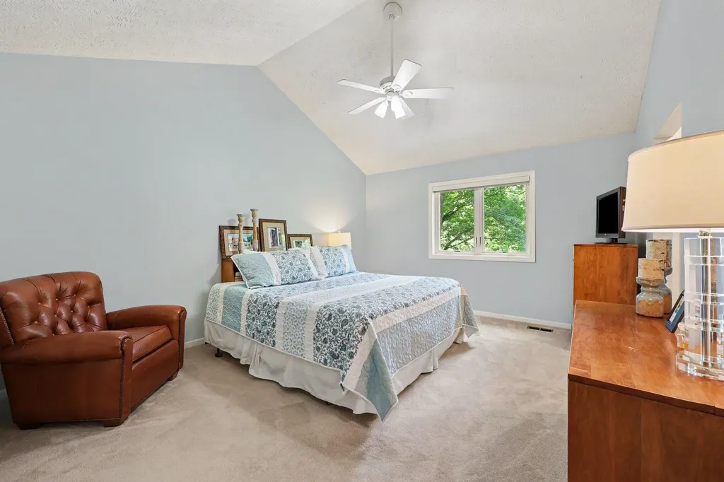 10560 W Splitstone Hamburg Township MI 48169