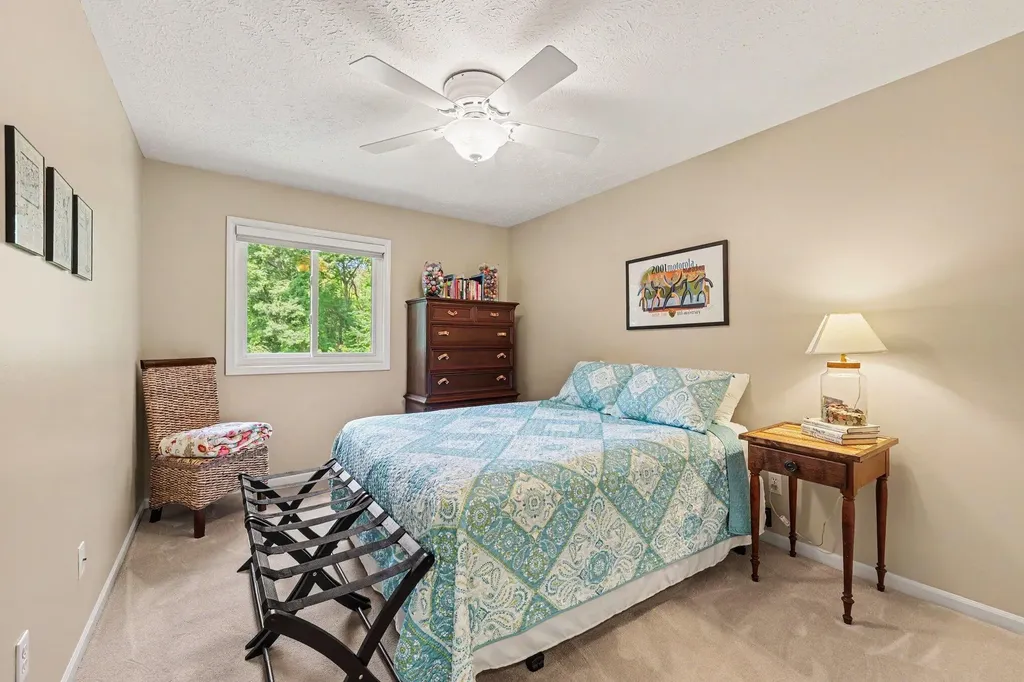10560 W Splitstone Hamburg Township MI 48169