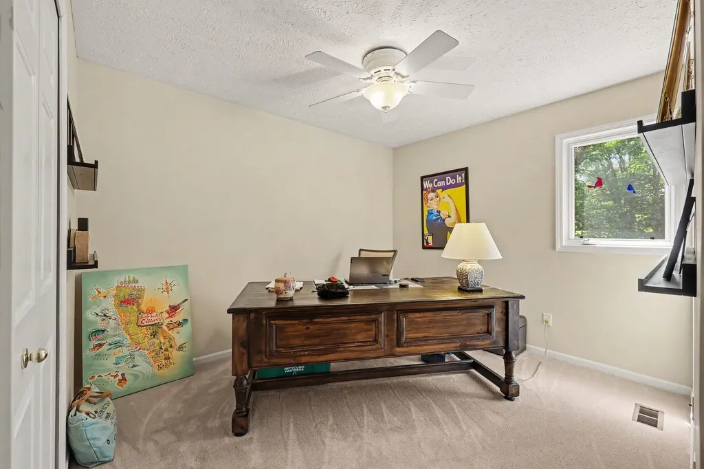 10560 W Splitstone Hamburg Township MI 48169