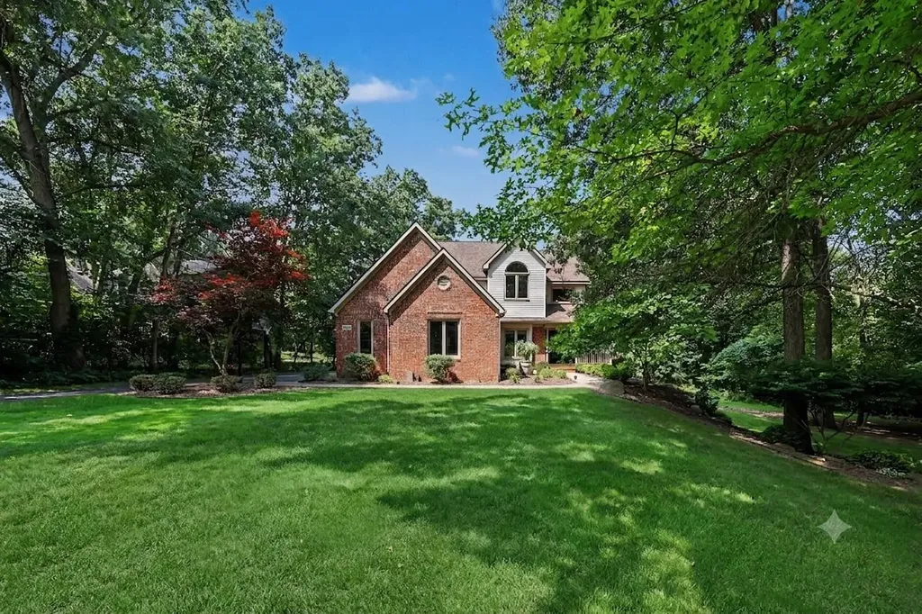 10560 W Splitstone Hamburg Township MI 48169