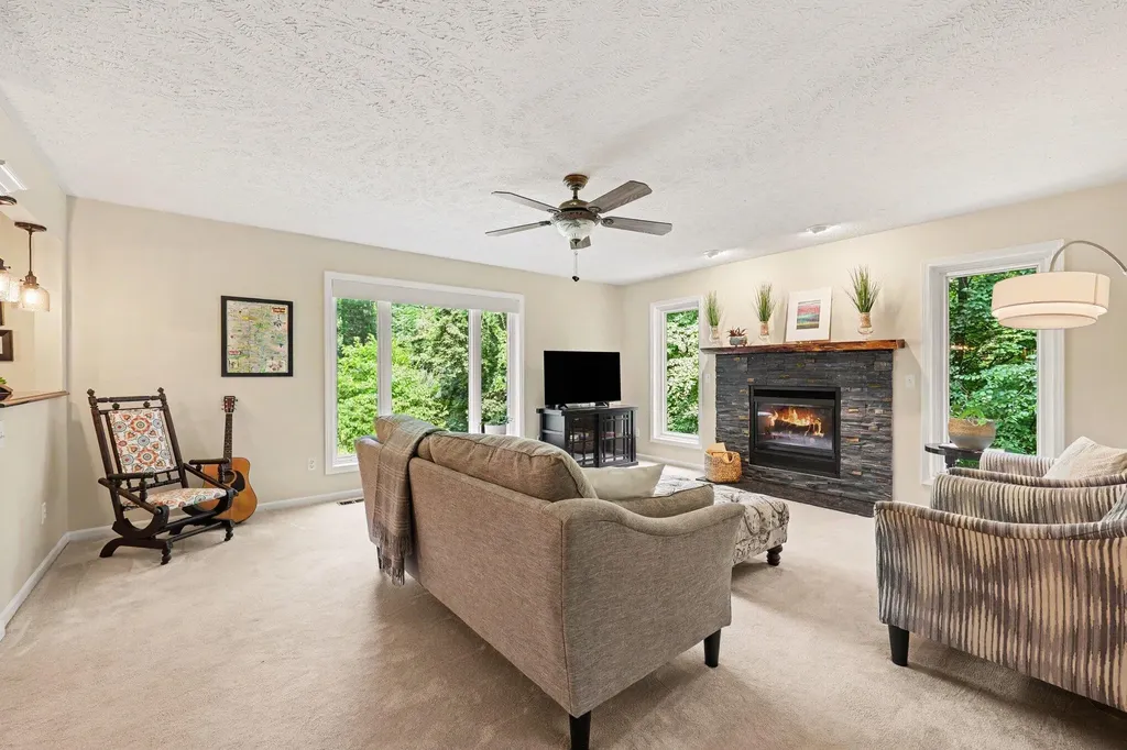 10560 W Splitstone Hamburg Township MI 48169