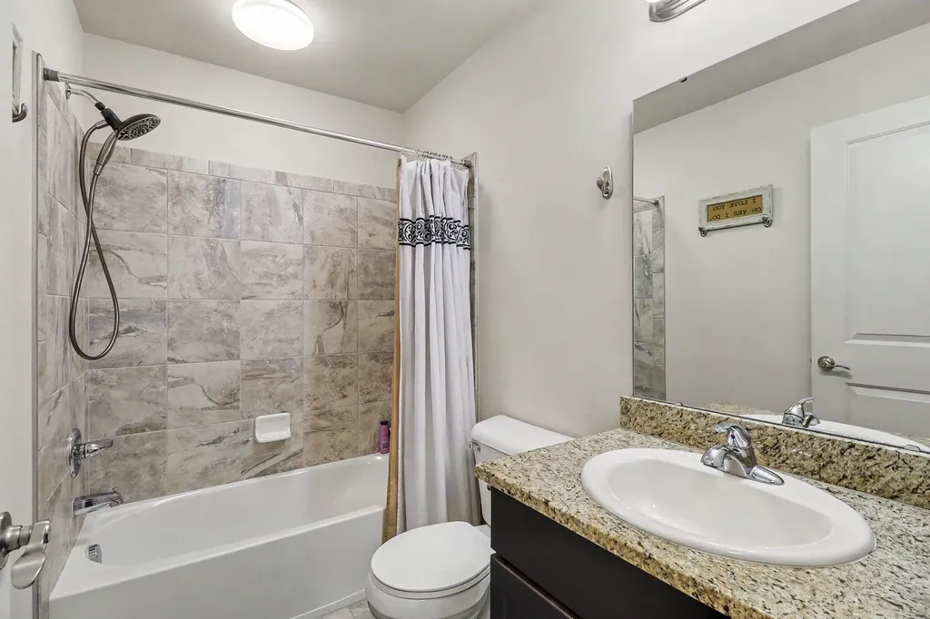 456 Vanessa Court Saline City MI 48176