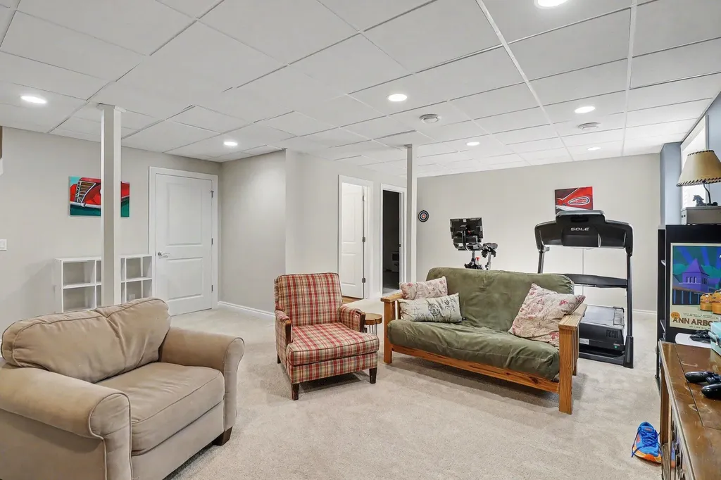 456 Vanessa Court Saline City MI 48176
